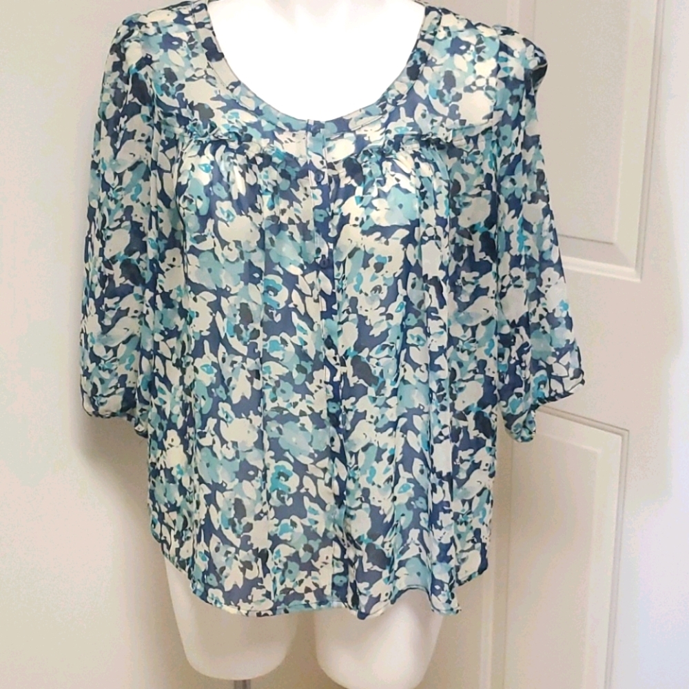 Elle Floral Button Down Blouse - Picture 1 of 5